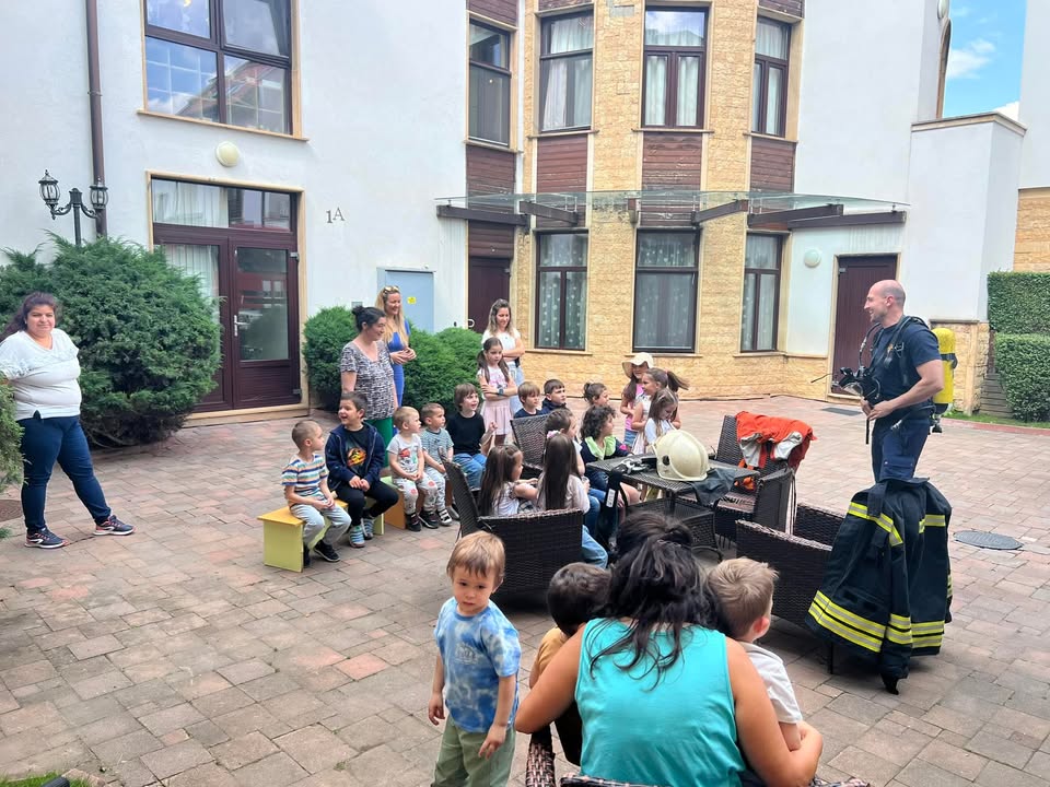 Частна детска градина "Слънчогледи"